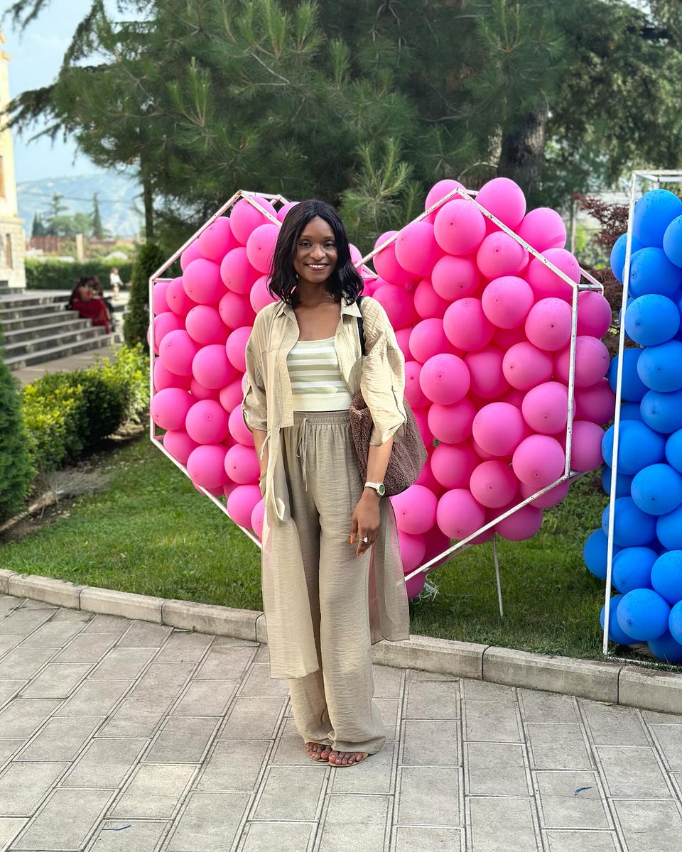 DanielleRaaaa's tweet photo. Picture ready, catch me in real life. Enjoy your journey. PC: @uche. Thank you, let’s do this again. https://t.co/opagcsKJnL