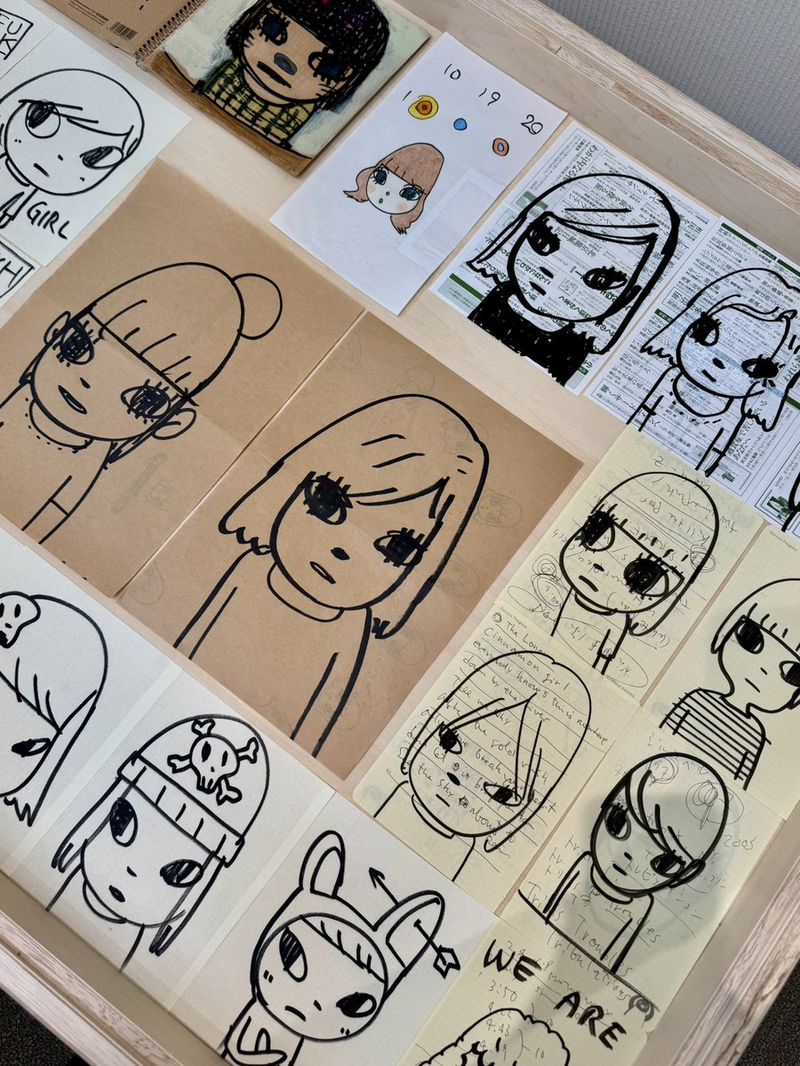 michinara3's tweet photo. 30点以上なんだけど、こういうのは全部でひとつとカウントしているので、実際はめっちゃ見応えがあると思います。ポスターを貼ってもらおう！と金沢まで行ったのだけど、肝心のポスターを忘れてしまってコーヒーだけ飲んで金沢を去った・・・😂 https://t.co/T1KbvikKVj