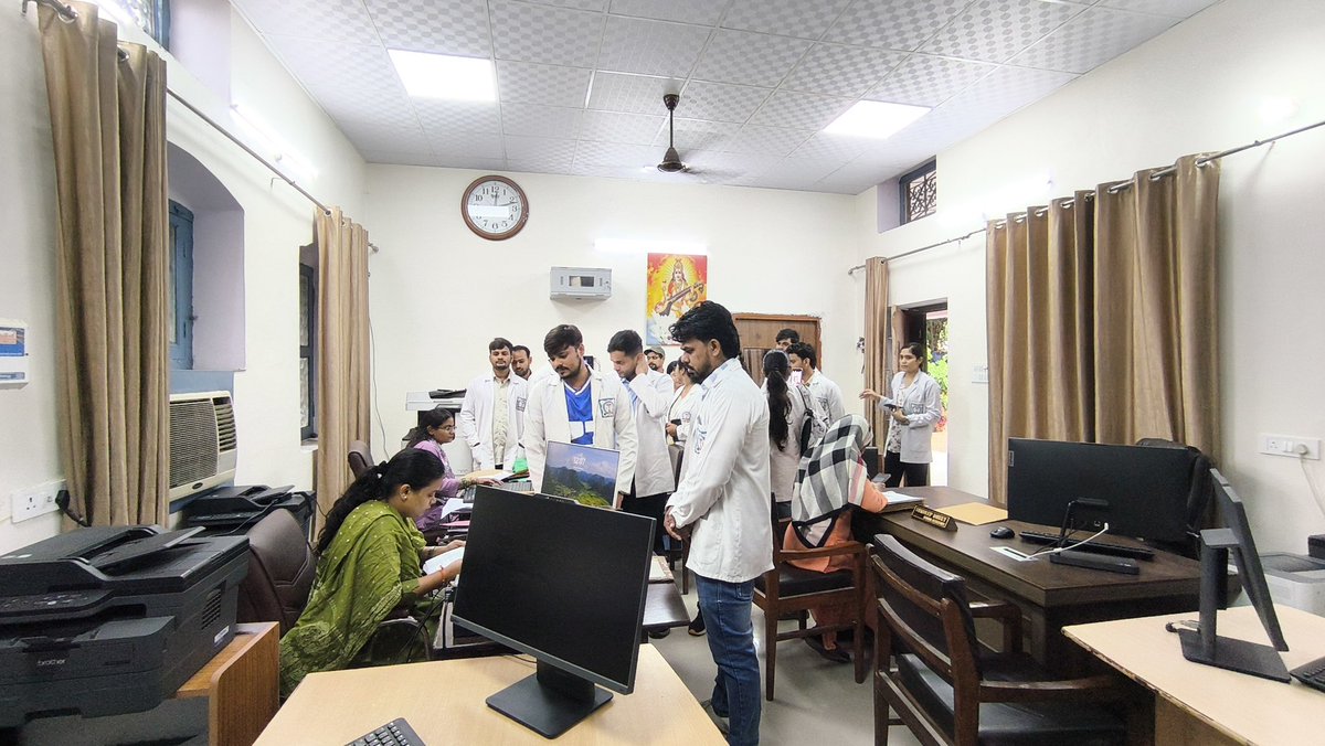 praveen97606236's tweet photo. Stop discriminating healers! Same patients, same wards, but 70% less pay for AYUSH? We want ₹25K!*
@ayushupdept
@dayalugurubjp @SureshKKhanna @CMOfficeUP
@upayushdept @moayush
#25kforAYUSH 
#hikeAYUSHstipend 
#AYUSHInternsUP https://t.co/TDFfO5SzaC