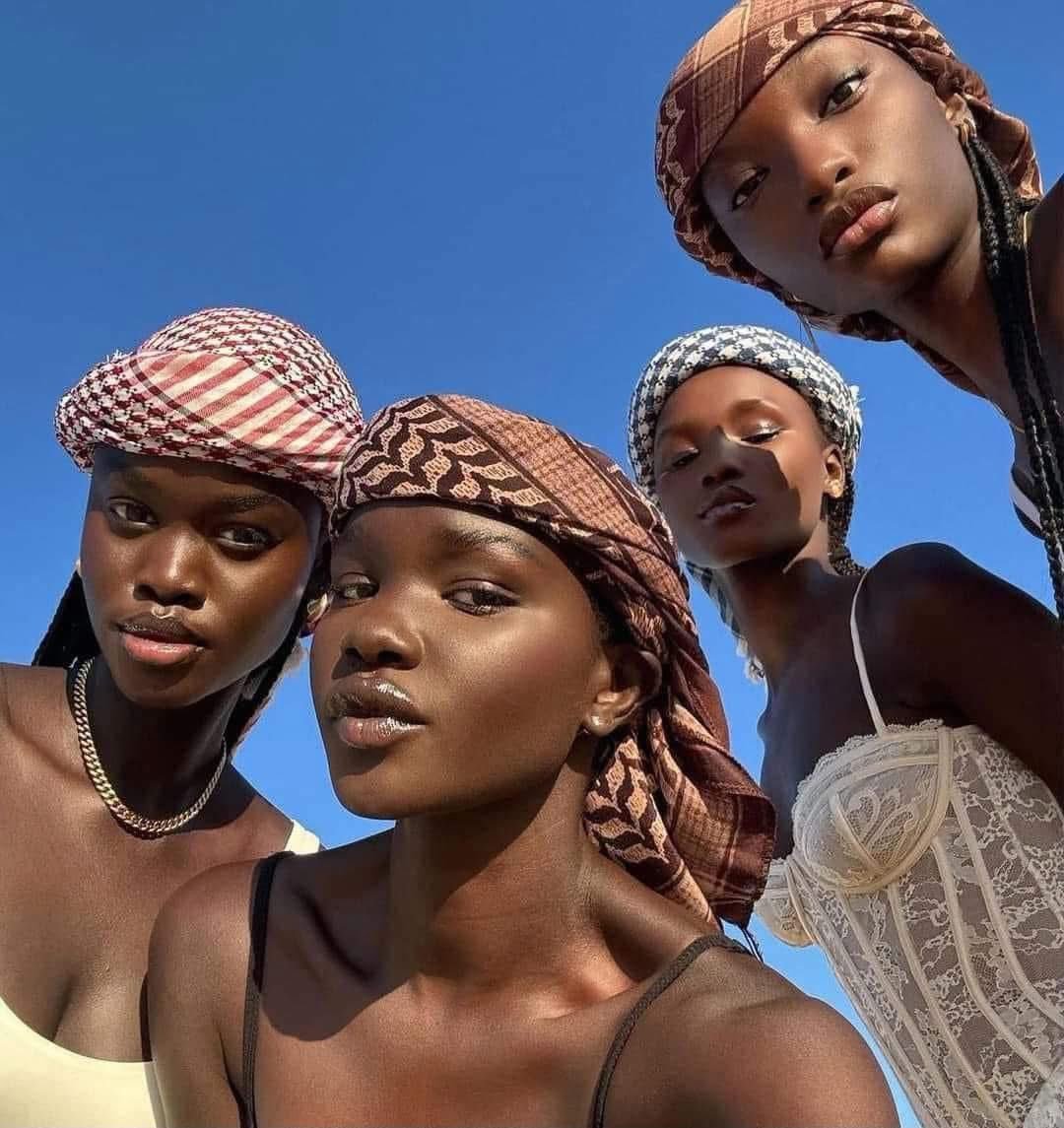 Malalaaa34's tweet photo. Les femmes noires sont tellement belles. 🖤 https://t.co/sh5gg459wN