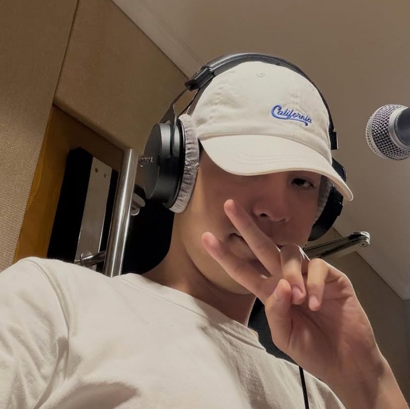 ubiboo__'s tweet photo. 🐕 : เราคิดถึง เมื่อไหร่จะอัดเสร็จก็ไม่รู้!
🐈‍⬛ : เราก็อัดอยู่เนี่ย สู้สู้นะ
🐕 : คุณไม่คิดถึงเราบ้างหรอ :(
🐈‍⬛ : ไม่งอแงดิคุณ   
      : คิดถึงเหมือนกันนั่นแหละ https://t.co/ji0smbYgs7