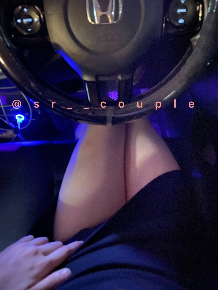 sr__couple's tweet photo. 彼女から送られてきたんだけどこの太ももエロすぎる… https://t.co/QTXXULItBL