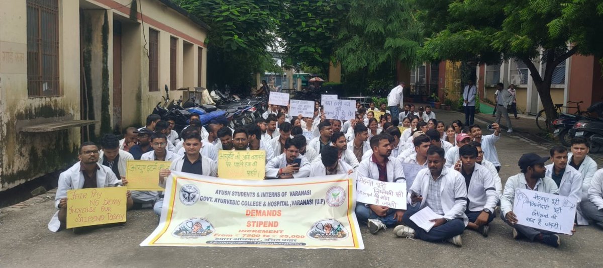 Dkdheeraj8380's tweet photo. Equal Work, Equal Pay is law. UP paying AYUSH ₹7.5K vs MBBS ₹25K is clear discrimination. We demand ₹25K!
@ayushupdept
@dayalugurubjp @SureshKKhanna @CMOfficeUP
@upayushdept @moayush
#25kforAYUSH 
#hikeAYUSHstipend 
#AYUSHInternsUP https://t.co/ZvWyYWu9rX