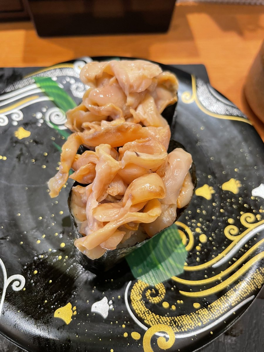 syantei's tweet photo. 苫小牧の北々亭という回転寿司屋のランチ12かんで1,243円味噌汁、コーヒー付き！
赤貝のヒモとホッキ貝の切り落とし軍艦むちゃ美味しかった！ https://t.co/o1AGZbwVWB
