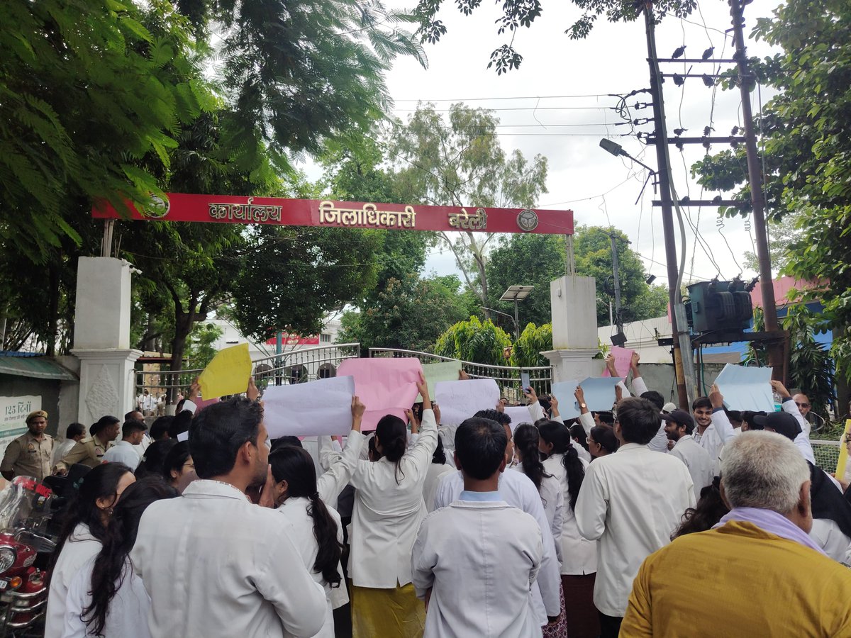 SunitVerma93's tweet photo. increase ayush intern doctor stipend 7500 to 25000
Equal work equal stipend
Jab hum ayush students bhi same exam qualify kerke admission lete hai 
Same label ka course same duration bhi to hum ayush intern doctor ka stipend mbbs intern se kam kyu https://t.co/42T8nqmERK