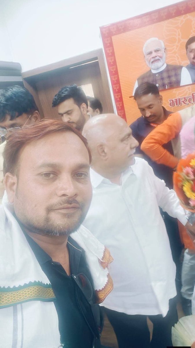KumarKashisht20's tweet photo. कुशल संगठनकर्ता,भारतीय जनता पार्टी मध्यप्रदेश के ऊर्जावान प्रदेश अध्यक्ष एवं बैतूल विधानसभा क्षेत्र से लोकप्रिय विधायक श्री @Hkhandelwal1964 जी को जन्मदिन की आत्मीय बधाई!

माँ नर्मदा से आपके उत्तम स्वास्थ्य, सुदीर्घ और यशस्वी जीवन के लिए प्रार्थना करता हूँ। https://t.co/mps7Wptn22