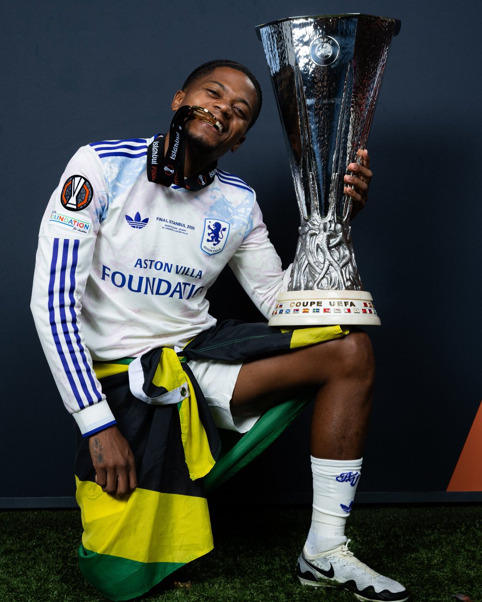 EuropaLeague's tweet photo. Leon Bailey 🏅🏆

#UEL https://t.co/1MuxZe84AY