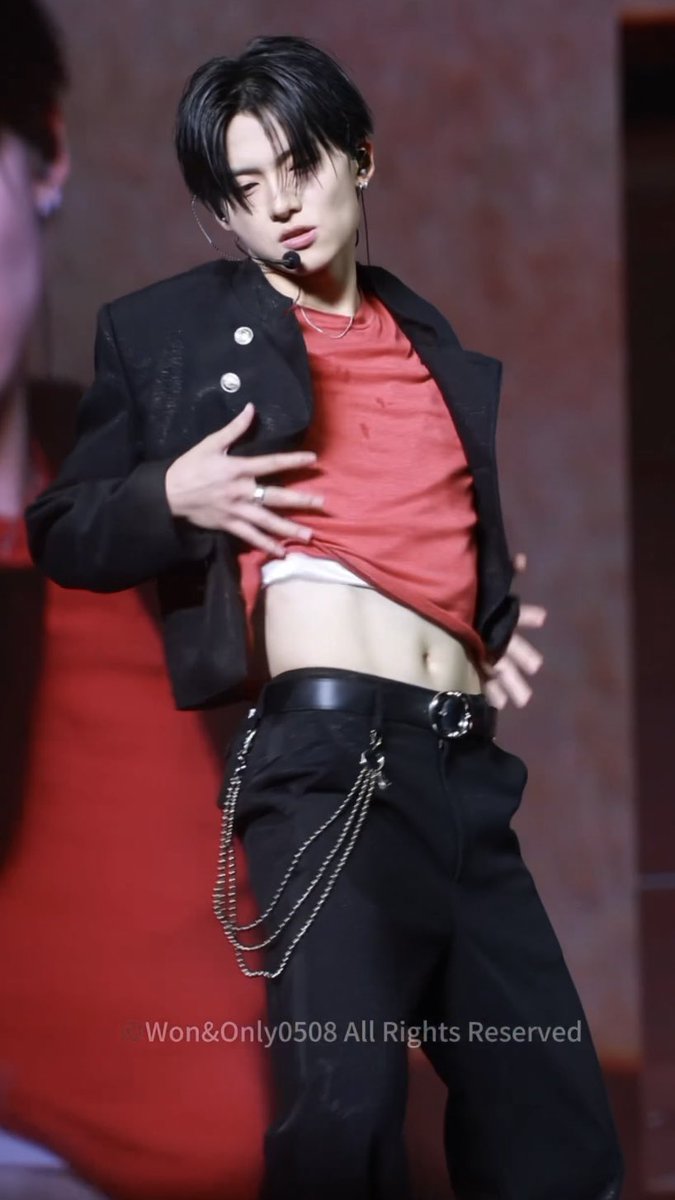wonniebibi's tweet photo. sangwon's so environmentally friendly because he has zero waist https://t.co/qIBMfqFjRS
