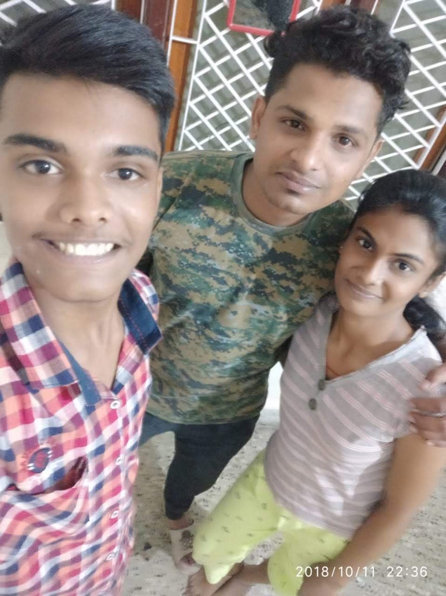 pranshulsohani7's tweet photo. "किसी के जाने से जीवन नहीं रुका करते"
एक चर्चा के दौरान भैया ने यह बात कही थी।

अच्छी यादें तो भरपूर  साथ है, पर भैया का मौजूद ना होना हर वक़्त कचोटता है। 

लेकिन,क्यों एक हृदय विदारक सच को स्वीकारना इतना कठिन हो रहा है और उससे भी ज्यादा खुदको यकीन दिलाना कि भैया अब साथ नहीं है। https://t.co/uUEQvUXQME