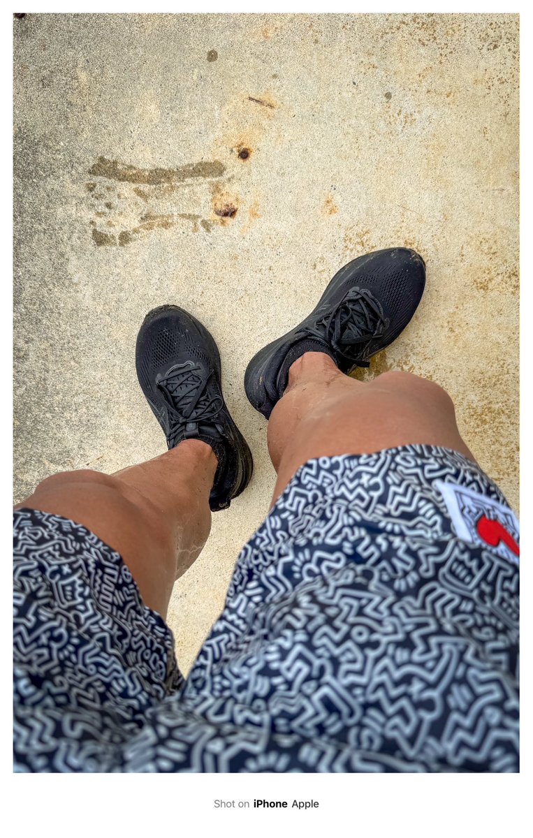 tsuyatter's tweet photo. 走れる時に走ったろ！の精神でシャワーラン10km！
どうせ汗かいても同じくらいびしょびしょになるからね😇
気持ちよかったです👍 https://t.co/4DUsnnlbCh