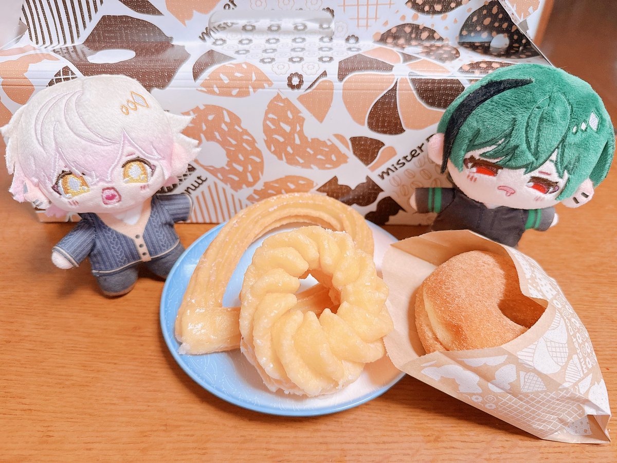 K72ran84's tweet photo. やっぱりね、買っちゃうよね！
まさかのシナモンリングあって歓喜！
初めて、1口だけ食べたけど、(*´﹃｀*)旨い！ https://t.co/74urkfqTyM
