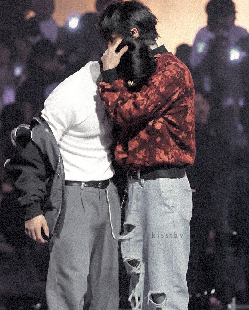 larmoon's tweet photo. #BTS #taekook #グテ #グクテテ
#WeLoveYouJungkook 
#WeLoveYouTaehyung  

ずっと一緒にいて https://t.co/fPXGY3Lxng