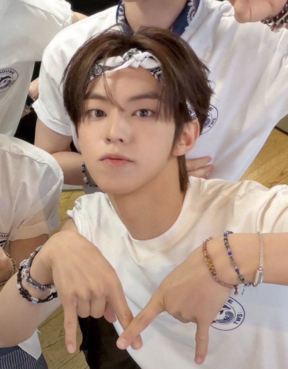 R0Blov5's tweet photo. 얼굴 존예😍😍 https://t.co/RndbPBa85J