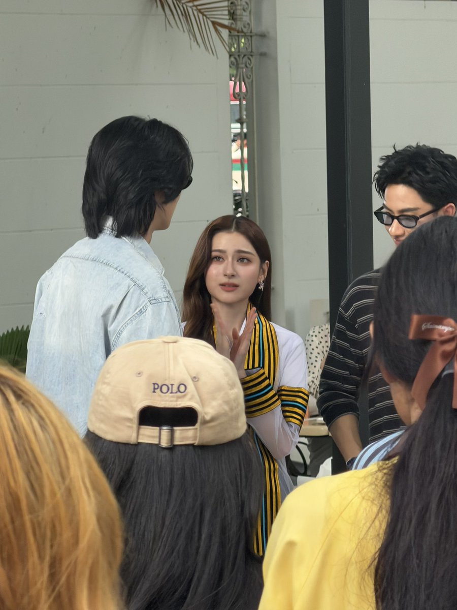 gugroo_oIo's tweet photo. แวะมาหาจิ๋ววว 🥺🤏🏻 เจอพี่วินกับพี่เตพอดีเลย เลยไม่ได้เดินเข้าไปถ่ายรูปใกล้ๆ เจอแค่นี้ก้ชื่นใจแล้วว 💓🐻
CONGRAT PRIM NEW JOURNEY
#PrimiilyGraduationsDay
#primiily #ลูกหมีของพรีม https://t.co/acuZDKqssw