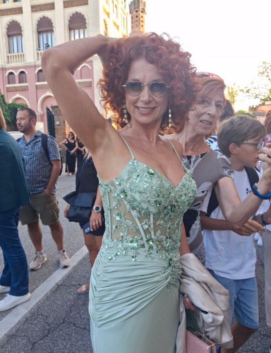 Sofiadipinto's tweet photo. Ehh ma Venezia ha solo un gran ricordo...il tuo....come si fa a non dimenticare questo abito stratosferico😍 https://t.co/KYXX1aSfnk