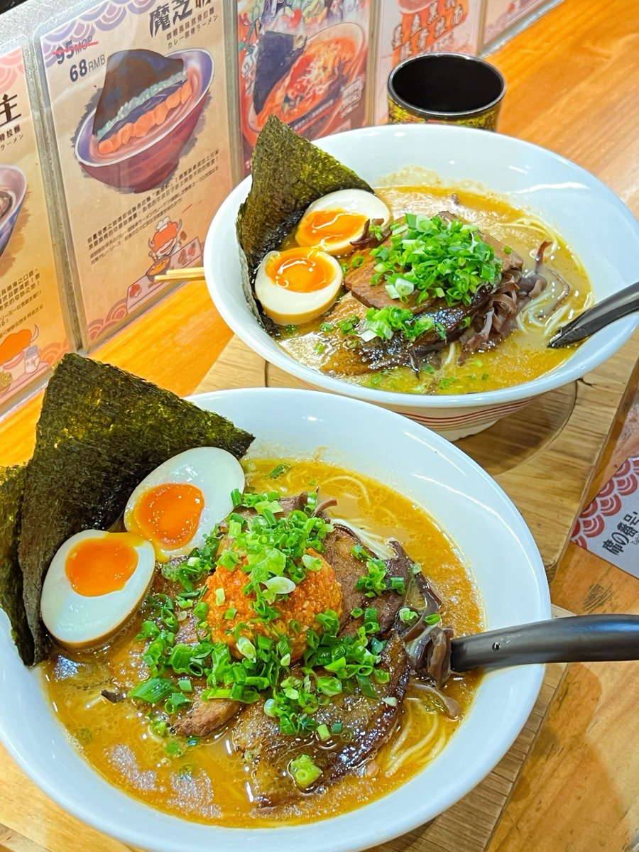 tomarthunder's tweet photo. Just found the best hidden gem ramen shop in town! The tonkotsu broth is so rich and creamy, and the hand-cut noodles hit different. 10/10, will come back this weekend! https://t.co/hb5cxbntli