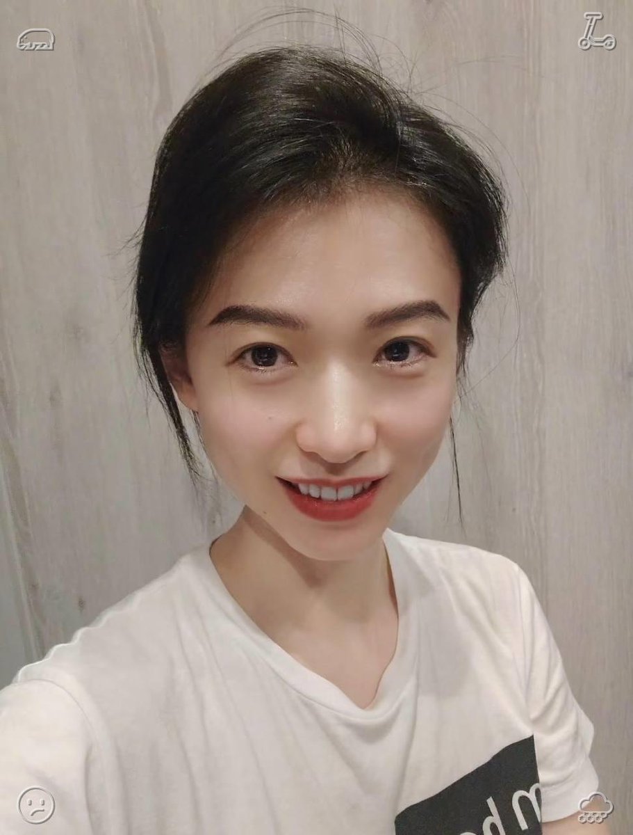 sharon53df9's tweet photo. 奔四了，无美颜，纯素颜，这状态怎么样？老不老，丑不丑。还有人中意吗？想听实话，大胆说！！ https://t.co/d672JwyUFZ