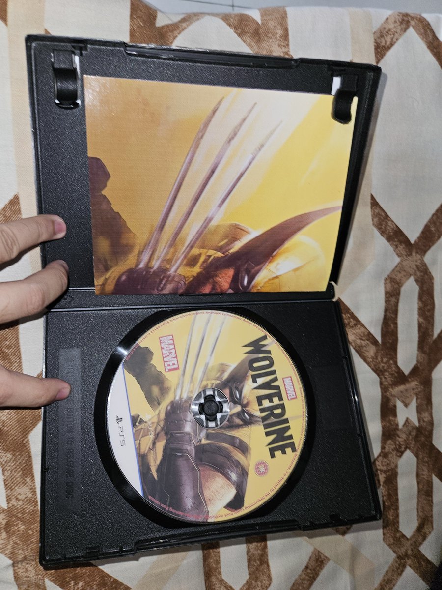 abheet235's tweet photo. @Flipkart @flipkartsupport has sent me a fake scam #WolverinePS5 disc and due to "No return" they have zero support assistance and won't let me exchange the product. This is the level of #scam a company like #Flipkart are running. Flipkart return my ₹5000/- now! DO NOT BUY ! https://t.co/JK9wQNNjpK