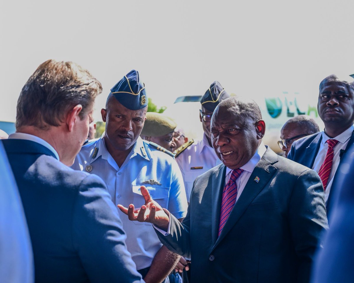 SANDF_ZA's tweet photo. President Cyril Ramaphosa Visits Denel.
https://t.co/H2QAH9FWa5
#MODMV
#SANDF https://t.co/rOnfal1CJ2