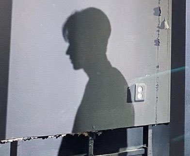 KyeomsBaekery's tweet photo. even dokyeom’s shadow is expensive-looking like please https://t.co/ckmFBtcM7C