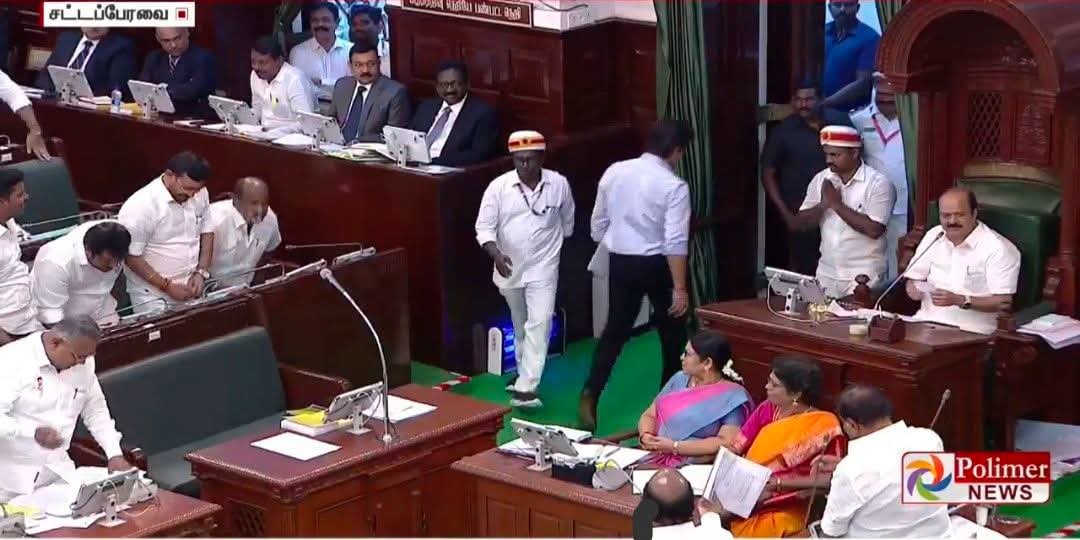 Bacteria_Offl's tweet photo. பதில் சொல்லுயானு கேட்டா

திங்க கிழமை பதில் சொல்றேன்.. யாரும் ஓடிடாதீங்கனு சொல்லிட்டு, நிக்காம ஓடிட்ருக்கான்..

~ வினோத பிறவியா இருக்கானே இந்த 110 விதியான் 🤣🤣🤣 https://t.co/o8nifcEfoX