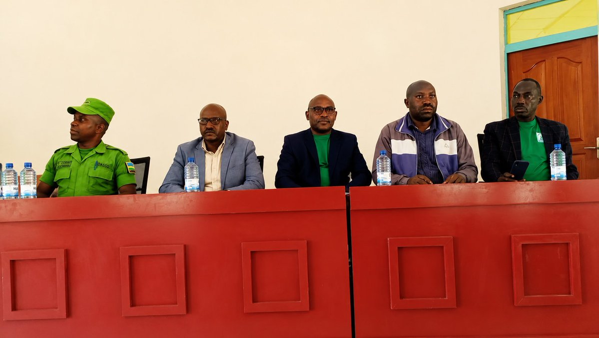 acfrwanda's tweet photo. Babyeyi namwe bafatanyabikorwa ba @acfrwanda  itangira ry'amashuri rirageze. Muze dufatane #urunana turwanye ibibuza abana bacu kandi b'igihugu kwiga: Amakimbirane , ubusinzi, uburaya, ubushoreke,... Byose bihonyora uburenganzira bw'abana bakisanga habi. https://t.co/ea7ARYwn73