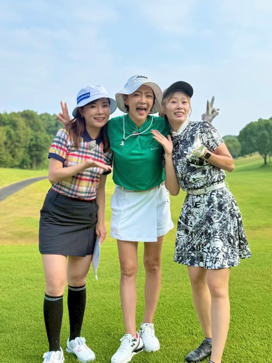 sundaygolf_itv6's tweet photo. レベルの高いバトルを繰り広げる両チーム⛳️
2週目も魅せます‼️
チームゴルかん、絶好調⁉️😅
お楽しみに🎵

#みかん
#ゴルゴ松本 (敬称略)

#チサンカントリークラブ北条

#井坂彰 #山崎未来 #佐藤利里華
#あいテレビ #愛媛 #ゴルフ https://t.co/gbRmCMWCN0