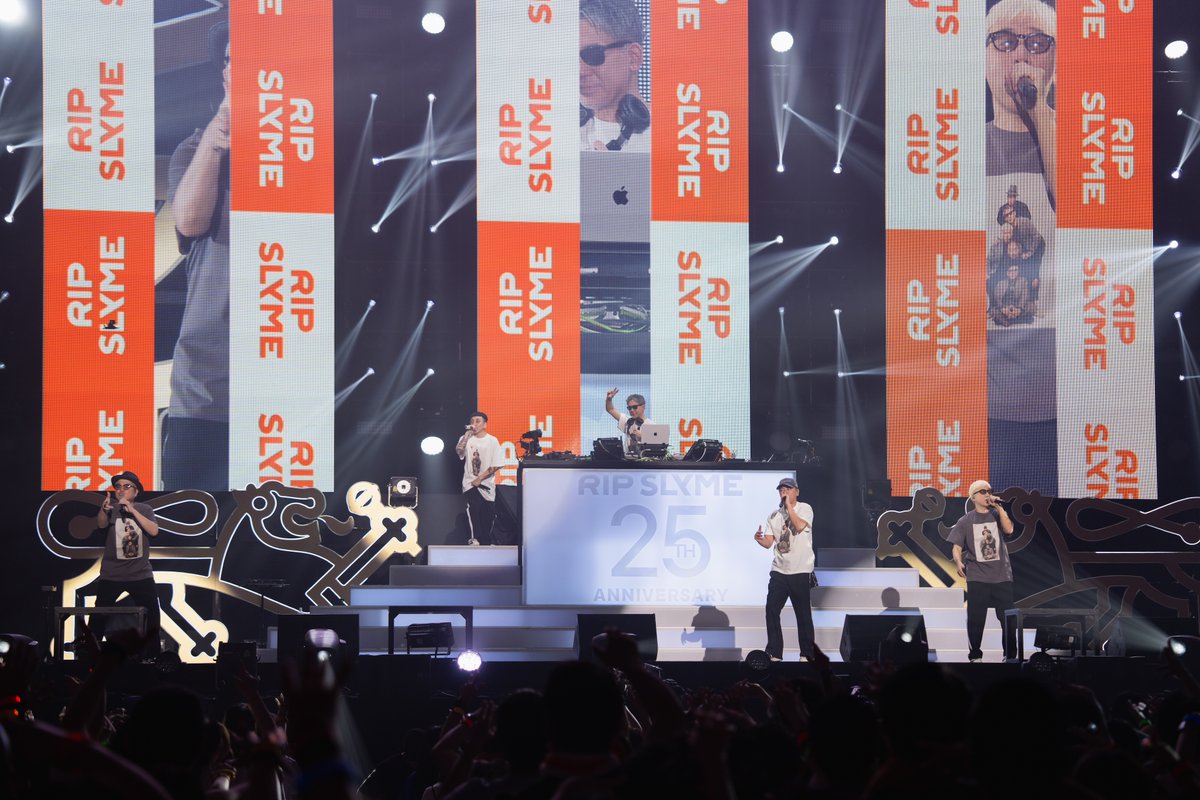 ripslyme_com's tweet photo. ／
『GREATEST LIVE VIDEO』発売記念！
タワレコ新宿店でスペシャルキャンペーン開催
＼

・「GREATEST LIVE」で5人が着用した衣装展示
・ライブ写真のパネル展示
・『GREATEST LIVE VIDEO』購入者に抽選でパネルを🎁

🗓️9/8(火)～9/21(月・祝)
📍タワーレコード新宿店
🔗詳細
https://t.co/Ozut4HUVcs https://t.co/Hi3r9HuiaS