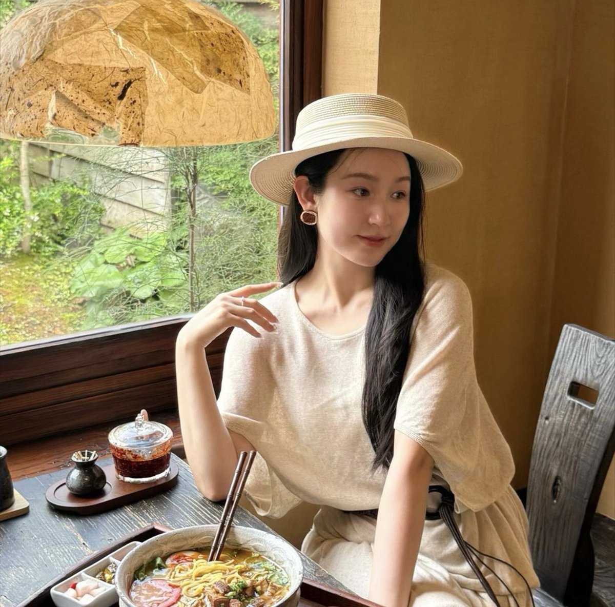 zgc0716's tweet photo. 曝光绿奴女友
母狗李燕朵  30 岁  美术老师
来YY羞辱评价母狗 https://t.co/9tjgQuGLP2