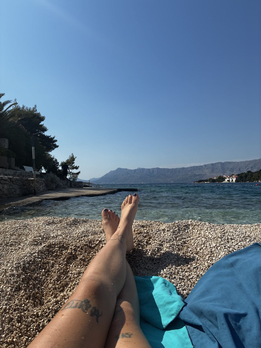 DommElektra's tweet photo. @rt_find #feet #footfetısh #domme #dominatrix
I’m here to enjoy myself. You’re here to remember who’s above you.
My day starts exactly how I want it to.
As it should. ⛓️

https://t.co/a3BVfvlN5e https://t.co/hBSFDFLh29