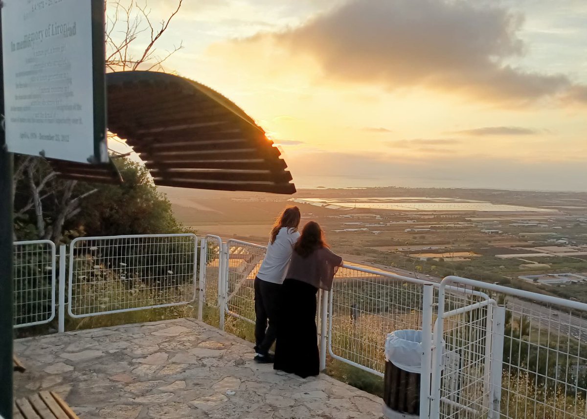 Israel's tweet photo. Some views are worth slowing down for. 
Shabbat Shalom from Israel.

📸 @Shira https://t.co/7iYGjtKsjP