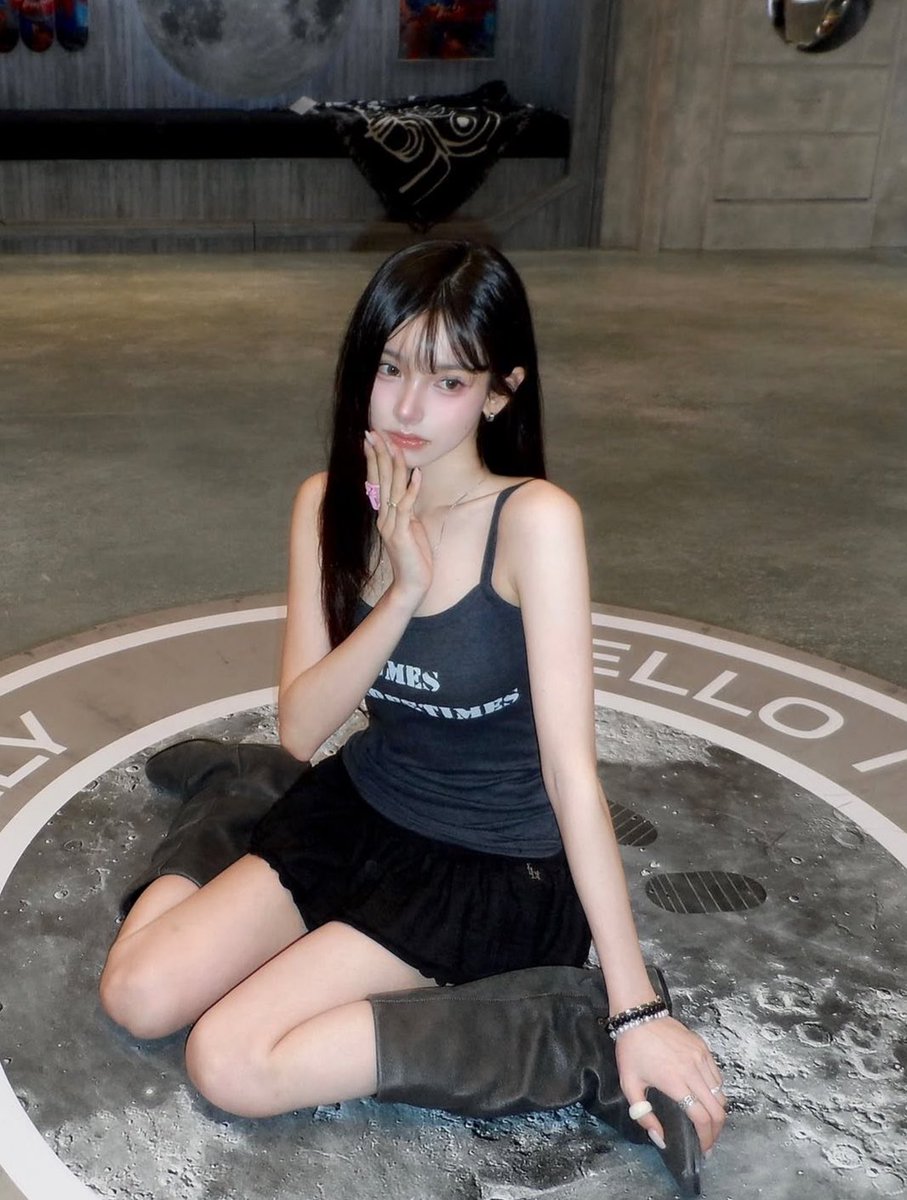 RYEONGkidz's tweet photo. Selamat hari kamis buat kamu yang manis https://t.co/FnAjyvxwM6