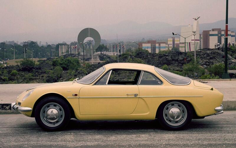 5NowXe's tweet photo. 1961 Alpine A110

The original glassfibre-bodied Alpine A110 arrived in 1961, following the A108 and laying the foundation for today's brilliant sports car. 

Though a four-seat GT4 variant was made to widen appeal, the sleek two-seater became the true icon. https://t.co/AA19w5hEpg