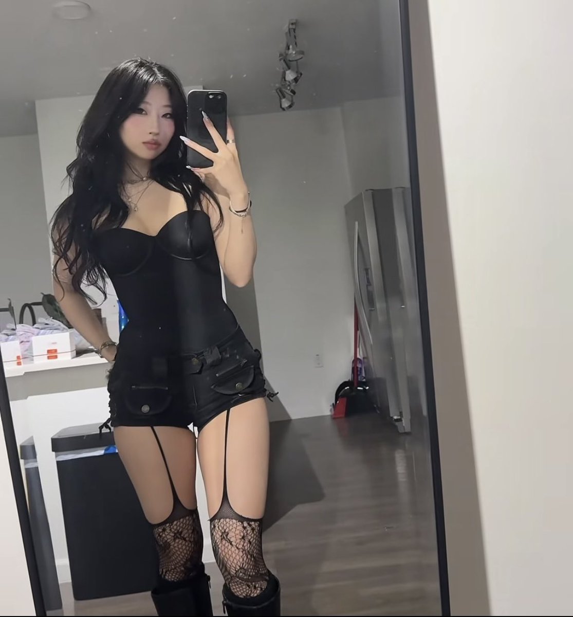 asianbaddies007's tweet photo. https://t.co/CAjqIchNyD