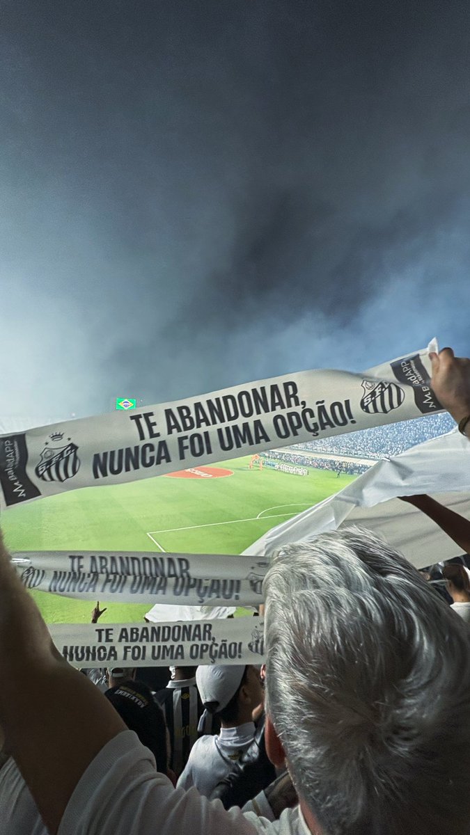 __mfelipe's tweet photo. Apesar de tudo, hoje o clima tava diferente, falta muita qualidade e vontade pro elenco, mas se encararem minimamente com vontade os últimos jogos do ano, da pra acreditar na Sula e terminar o Braseiro em paz, hoje deu pra fazer umas mídias maneiras até, e de nada vão servir… https://t.co/yEPROnKVN0