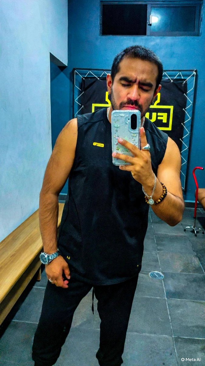 JavoMtz5's tweet photo. Quería que las cosas cambiaran, así que empecé por mí 👊🏽👑 #siyopuedotupuedes 🦍💪🏼🏈 #seprendioelcerro🌋 #fitnessadict🏆 #gymmotivation #BREAKLIMITS https://t.co/KfJeQKWaBk