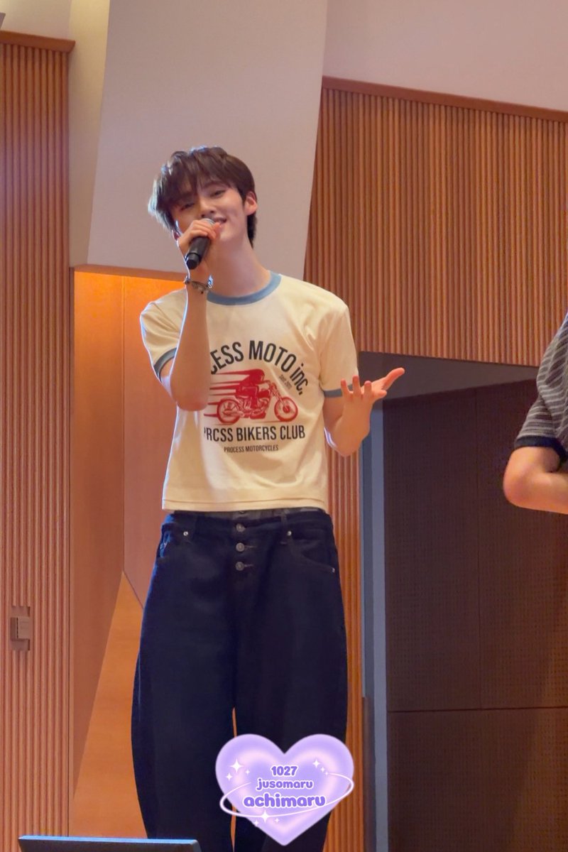 achimaru1027's tweet photo. 260725 Happiness✮*｡ﾟ
歌いながら見てくれるのが1番幸せ🥹💖

#YUHZ #유어즈 #JUNSEONG #준성 
#ジュンソン #주소마루 https://t.co/80I71QXY61