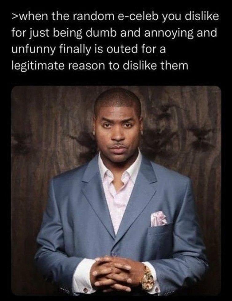 Mephis32's tweet photo. As someone who once worked at a grocery store and had to suffer through their dogshit music, finding out they just fucking suck as people too feels vindicating as fuck right now. https://t.co/jgRQA6wCLh