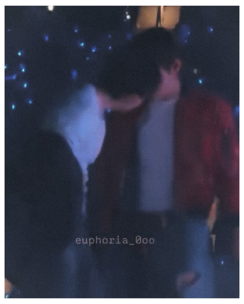 _prodkv's tweet photo. at this point, we can say that jungkook is mostly the one who asked and approached for a kiss. 😮‍💨 https://t.co/Es3HDU9gn1