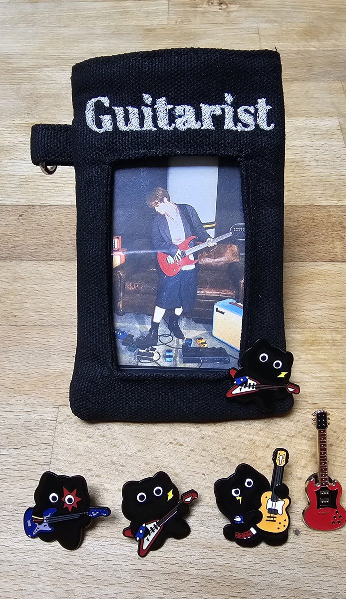 Hestia_D112's tweet photo. Guitarist 

🎸 기타 배지

찾아보다 이거다!
하고 바로 구매

깜고 기타치는 것도 완전 찰떡

#DOPAMINE #도파민
#도경수 #DOHKYUNGSOO #KYUNGSOO #디오 https://t.co/GqvA1z1QR0