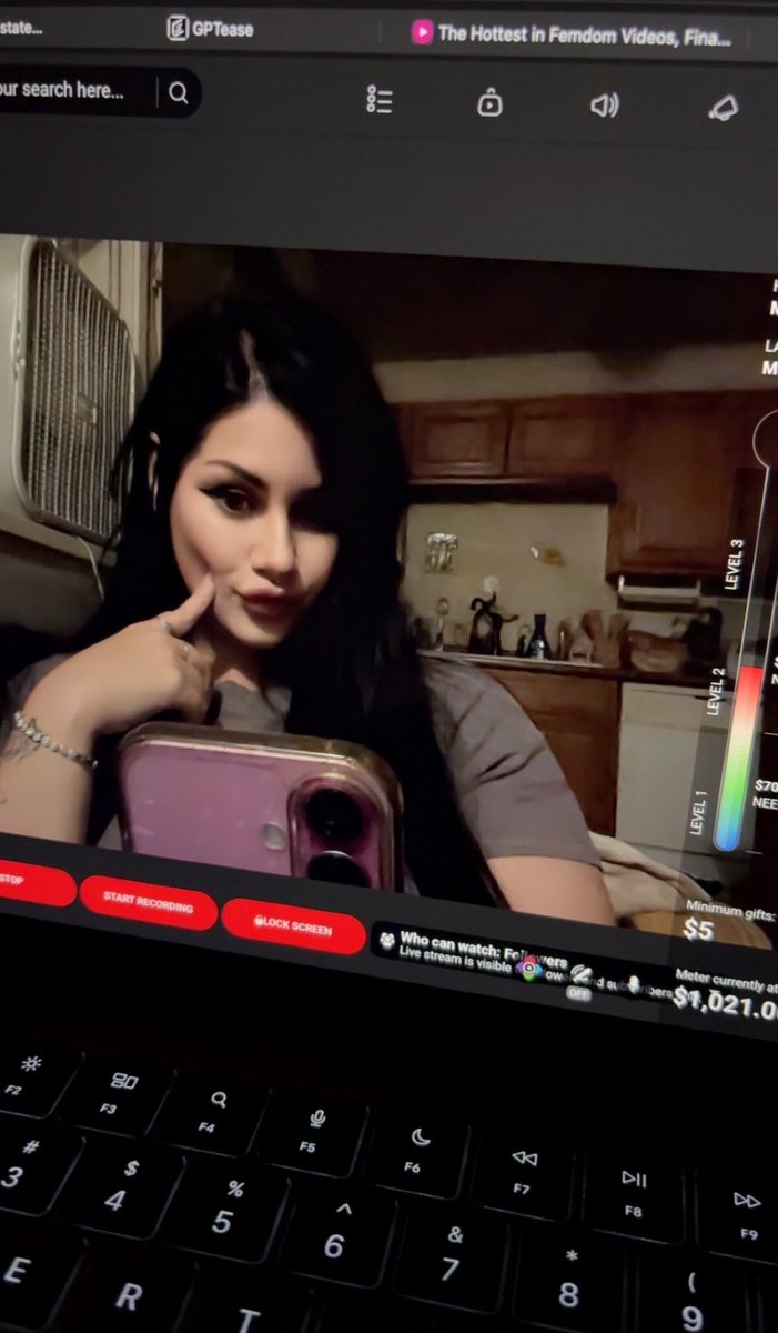 broke4neph's tweet photo. Going live with @Jenniethebrat1 in 10. Come pump and send for two curvy Queens 🌀🌀🌀 https://t.co/LQea3zTzxk