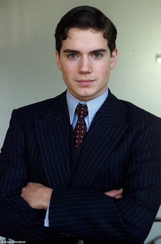 Qoyum__'s tweet photo. The young man in these pictures, Henry Cavill, grew up to become Superman… and eventually one of the most iconic men of his generation ✨🔥 https://t.co/jVzRVdE1Rz