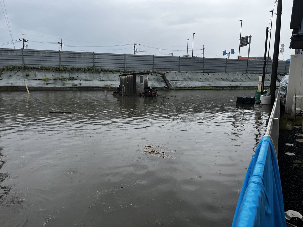 spitubeokayama's tweet photo. 倉敷の２号線付近。
大雨(ゲリラ豪雨)の影響で浸水。 https://t.co/UjJ6fbbPDC