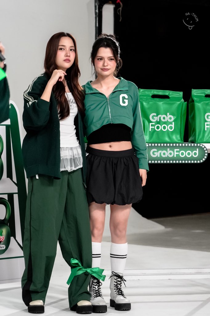 Ha_ThumteamFB's tweet photo. ลุคหมวดลมวันนี้ พ��่กึงหรือไม่😂😂

FREENBECKY WITH GRABFOOD
#GrabFoodถูกกว่าชัวร์xฟรีนเบคกี้
#ฟรีนเบค #Freenbecky
#srchafreen #beckysangels https://t.co/giihAbAP3J