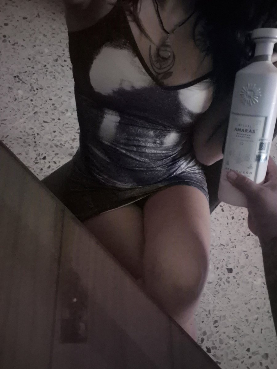 April_babyy21's tweet photo. ya me estoy portando mal 😈😂 https://t.co/LqDTPAgQdY
