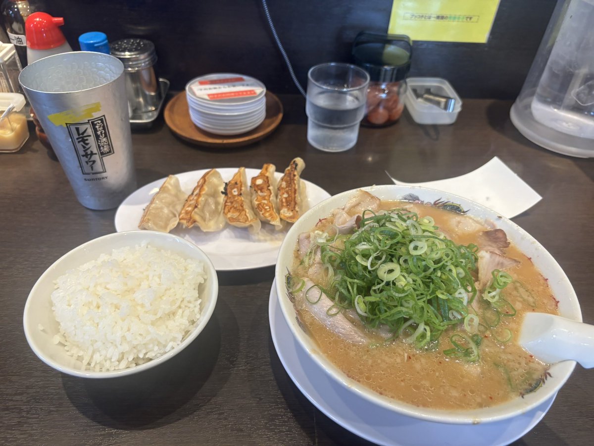 getersK's tweet photo. ラララライ🍜ラララライ🥃
昼飲みGOGO！
 #来来亭 https://t.co/zFlwdk0wUb