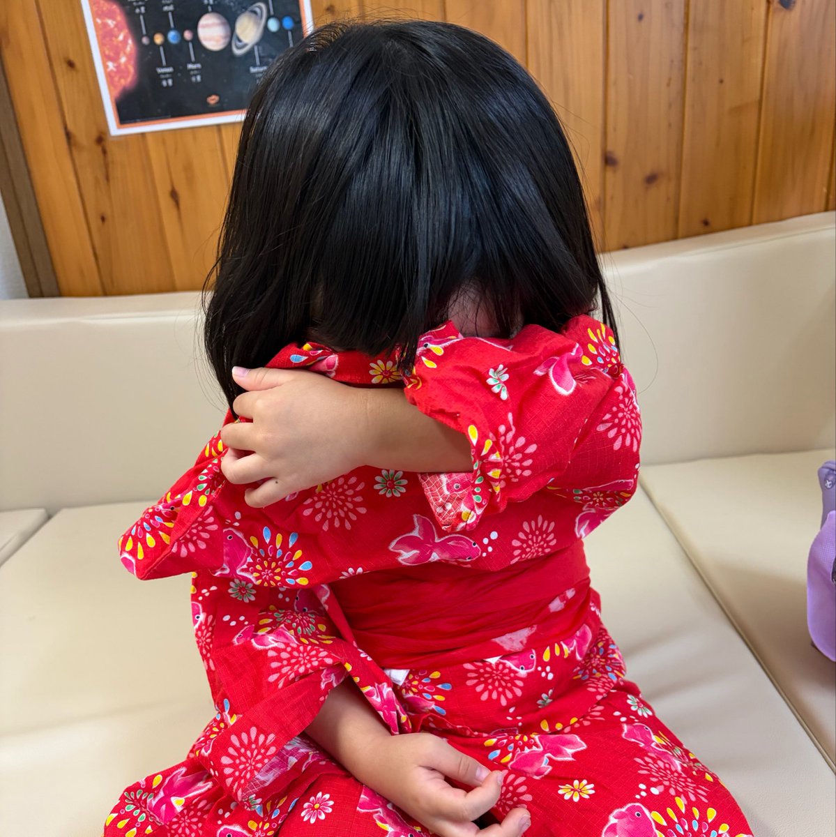 memolanever's tweet photo. 最近3歳次女に空前の
かぐや姫ブームが来ていて

月に…帰らないといけない🌕
って��いてる。笑 https://t.co/wA7M03SuC8