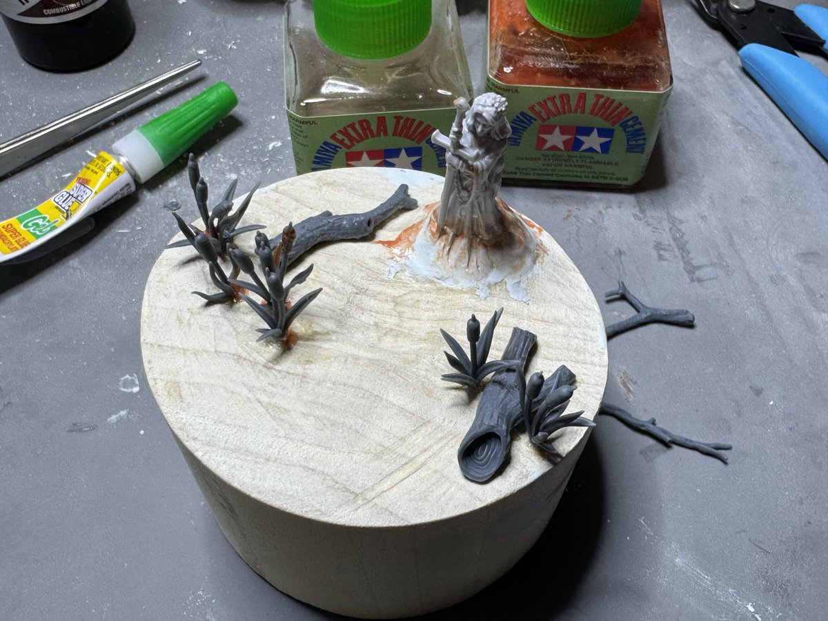 LogansHobbyLair's tweet photo. It's #wipwednesday, got very busy and didn't get to finish the diorama in time for #miniofthemonth, but I will keep working on it regardless and take the time to complete it to a higher standard. Also went and printed out a freebee possessed bunker by Doctor Spork #Nerdlings #wip https://t.co/lRuL7APh1t