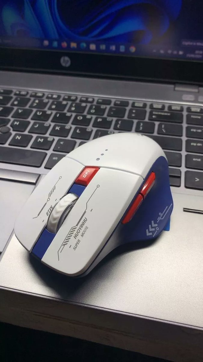 aqfxtrader's tweet photo. Baru sadar...
Kalau kerja depan laptop 6-8 jam sehari,
ternyata yang paling sering disentuh bukan laptopnya.
Tapi mouse. 😂
Dulu kupikir semua mouse ya sama aja.
Sampai nyobain mouse yang lebih nyaman dipakai.
Baru kerasa bedanya... https://t.co/2csT1oclvx