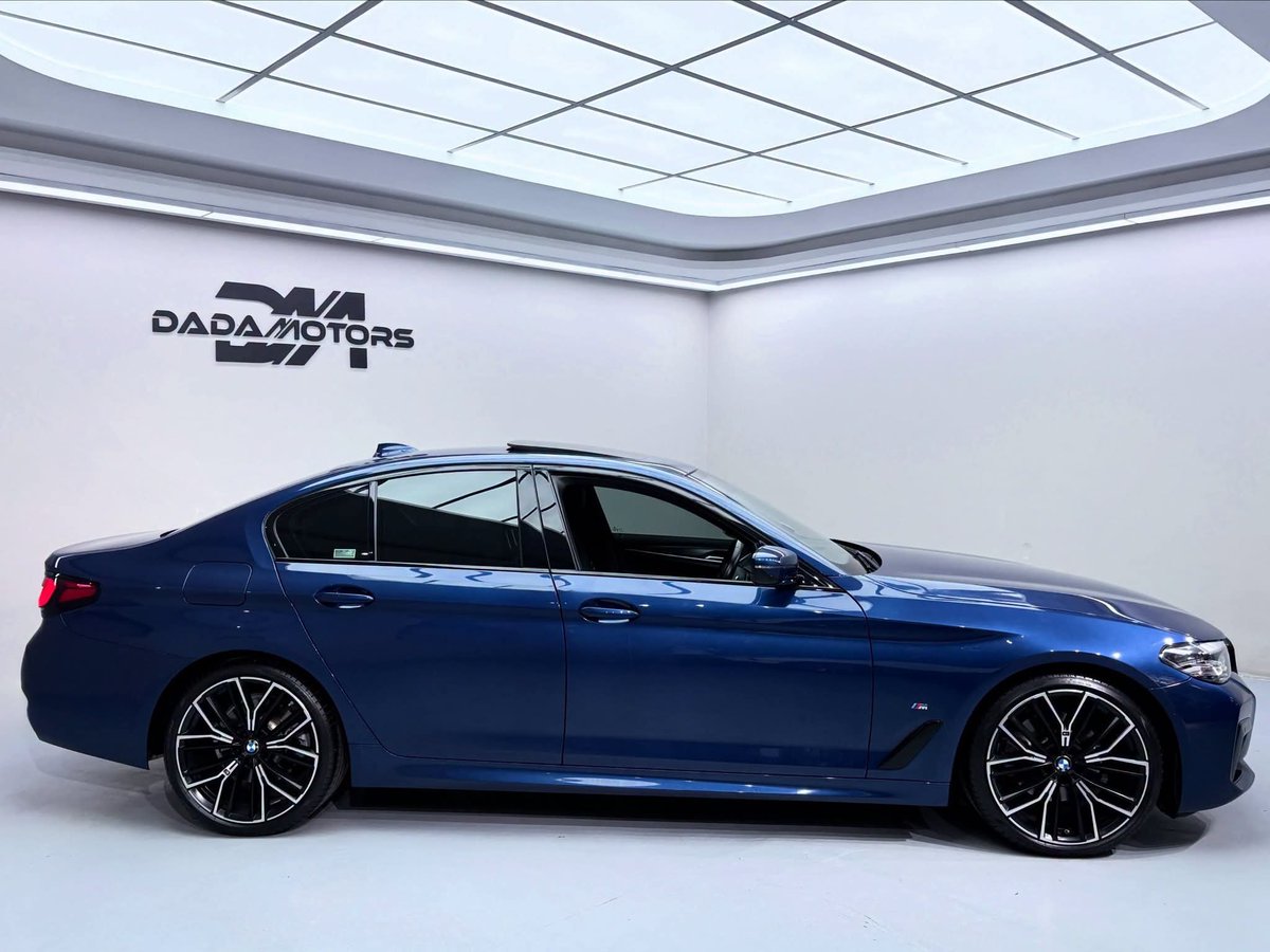 BonoloMoretsi's tweet photo. 2024 BMW 520d M SPORT (G30) AUTO 

KM:30000
color:PHYTONIC BLUE METALLIC 
Interior:BLACK LEATHER SEATS
Extras: 
BMW LED,Xenon lights
20 inch y spoke Styling mags
Reverse camera
Electric windows 
Multifunction steering 
Paddle shifts and many more

#Potchefstroom #southafrica https://t.co/5fKzgmT2TF